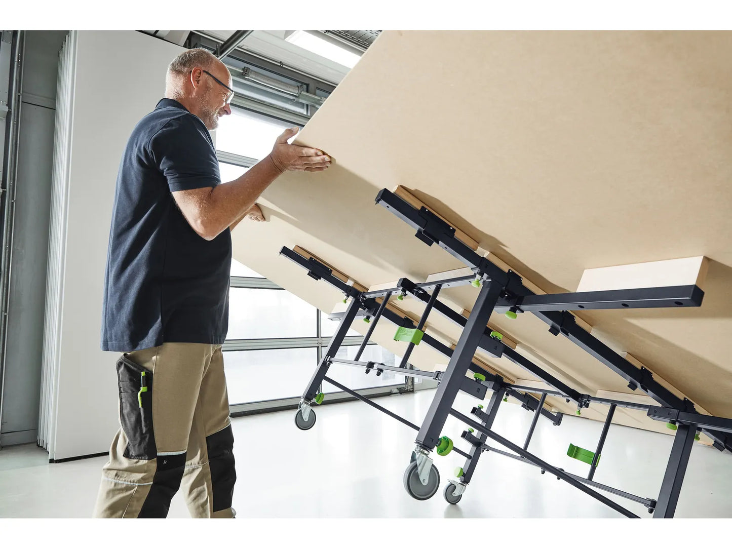 Mobilny stół do piłowania i stół roboczy Festool STM 1800