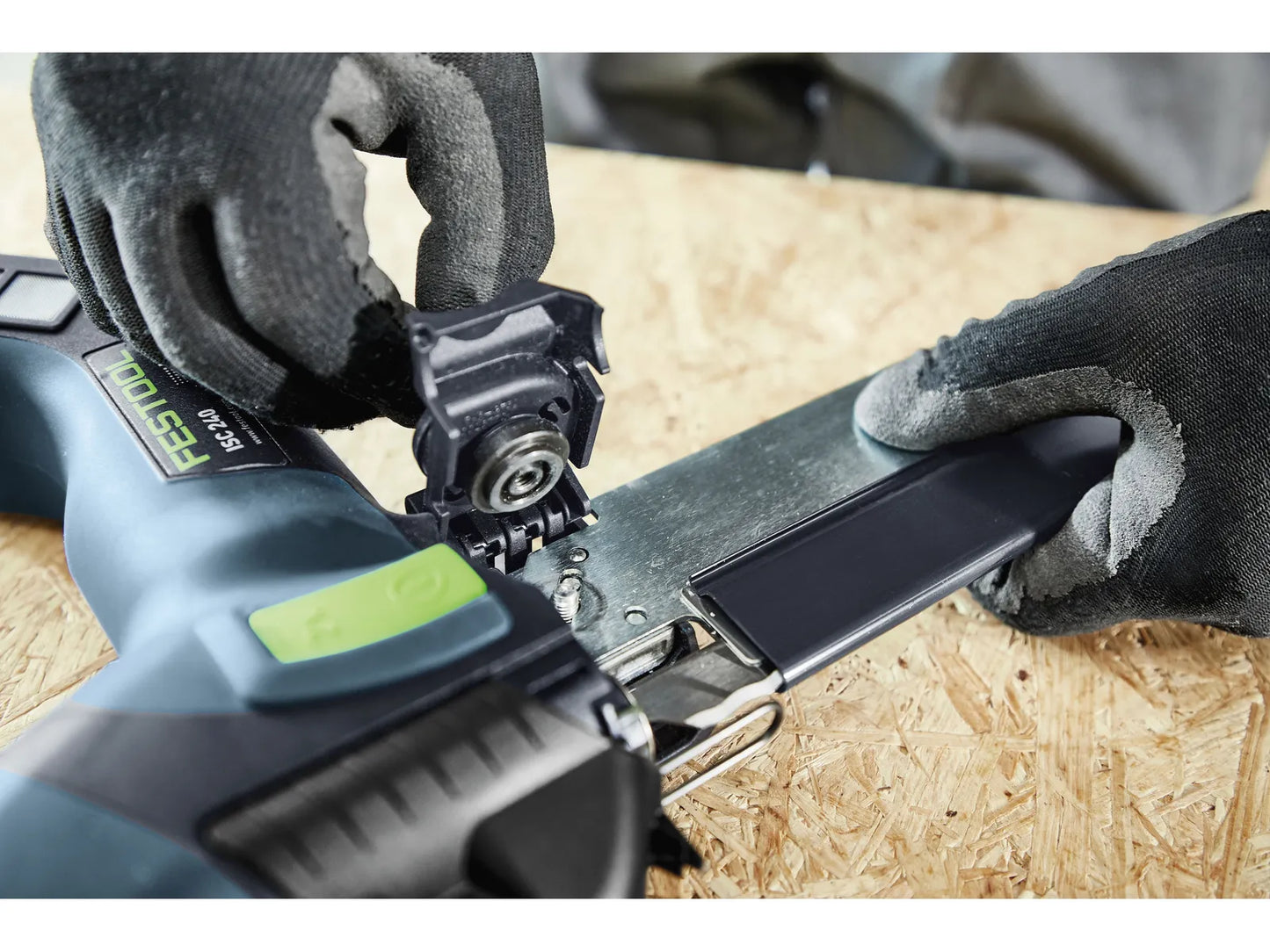Akumulatorowa pilarka do materiałów izolacyjnych Festool ISC 240 EB-Basic
